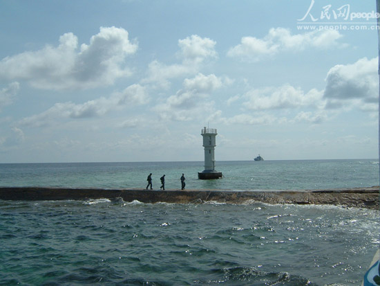 Fiery Cross in November 2007 with a light house.